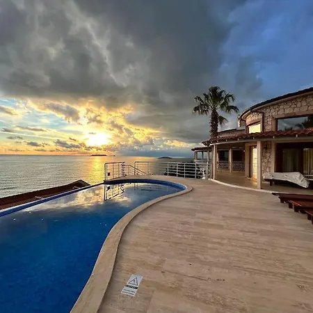 Havuzbasi, Deniz-bahce-meis Manzarasi, Loveboat Kaş